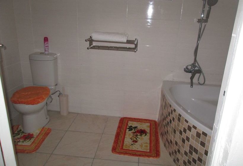 King Base Guesthouse B & B