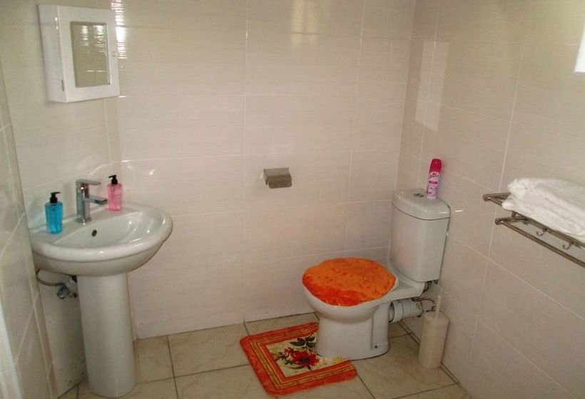 King Base Guesthouse B & B