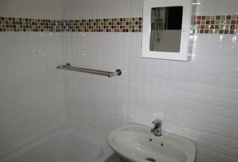 King Base Guesthouse B & B