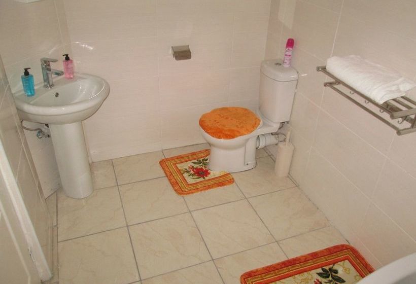 King Base Guesthouse B & B