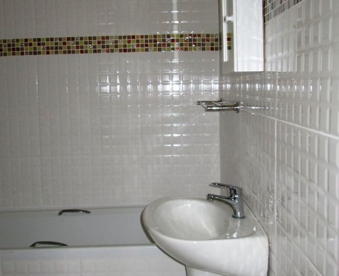 King Base Guesthouse B & B