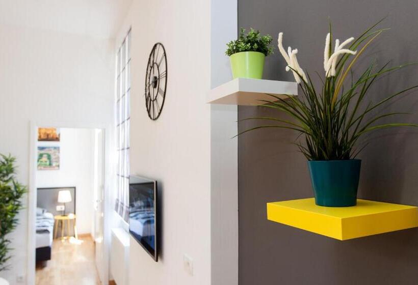 Loox Serviced Apartments Hatzova