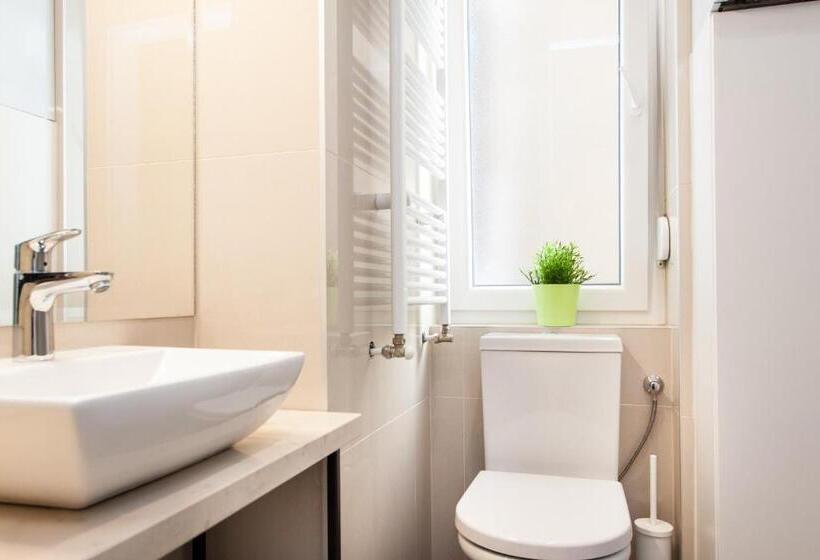 Loox Serviced Apartments Hatzova