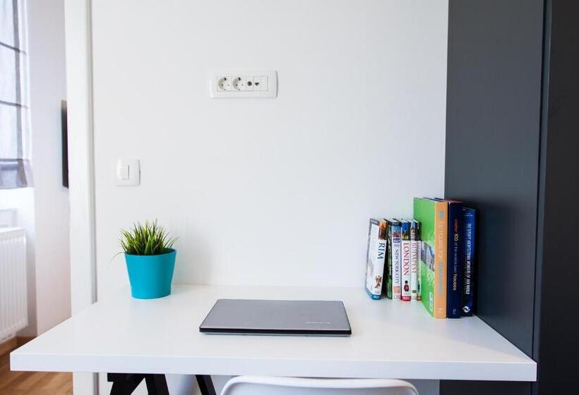 Loox Serviced Apartments Hatzova