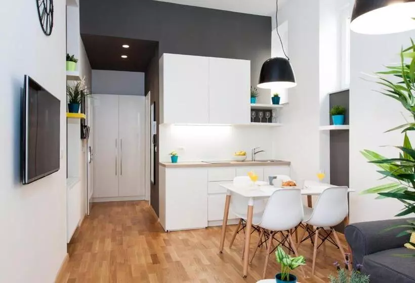 Loox Serviced Apartments Hatzova