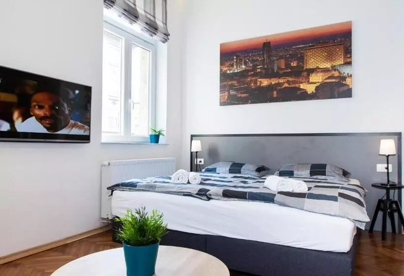 Loox Serviced Apartments Hatzova