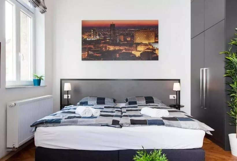 Loox Serviced Apartments Hatzova