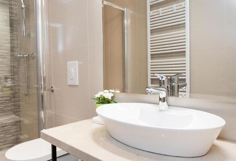 Loox Serviced Apartments Hatzova