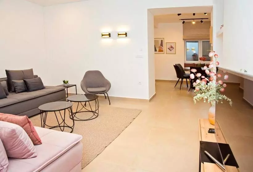 ペンション Apartments & Rooms Flowers