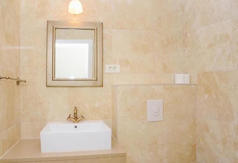 ペンション Apartments & Rooms Flowers