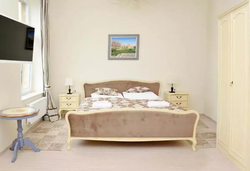 ペンション Apartments & Rooms Flowers