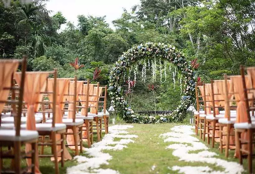 リゾートホテル Avalon Ubud Villas