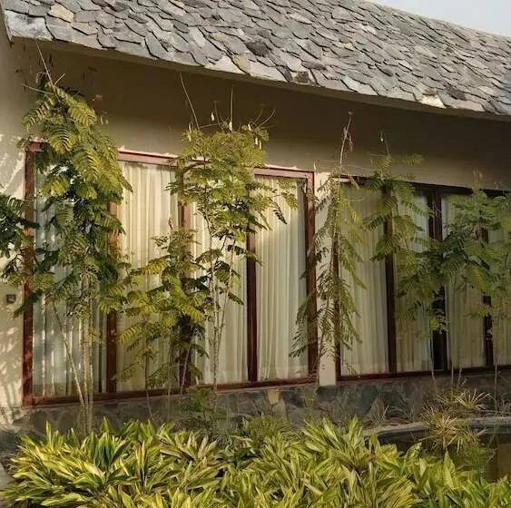 Saraca Resort & Spa Corbett