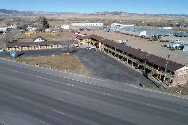 Split Mountain Motel