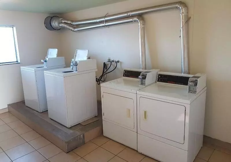 Split Mountain Motel