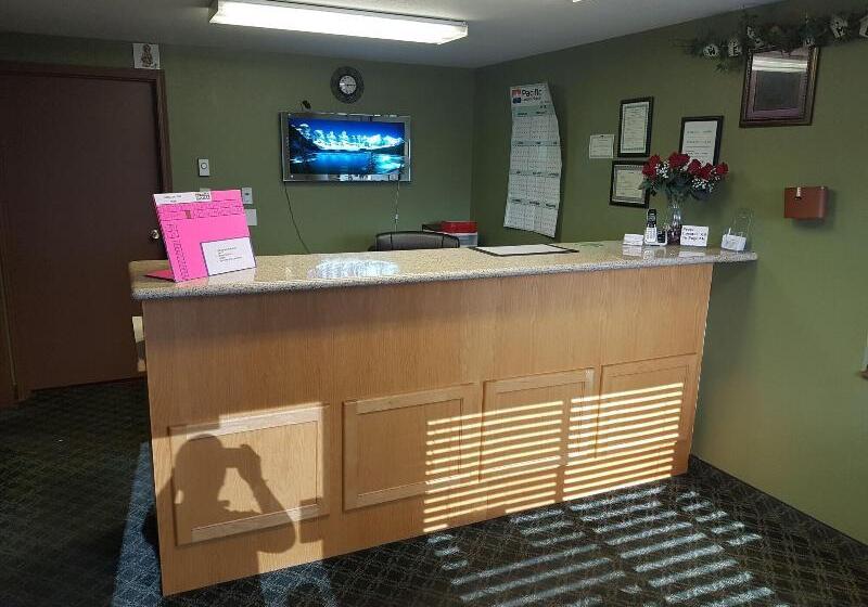 Split Mountain Motel