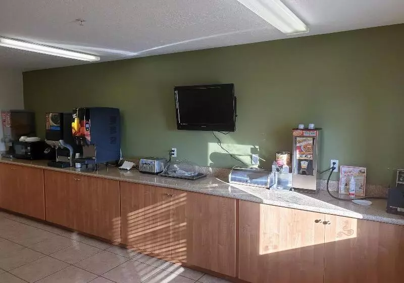 Split Mountain Motel