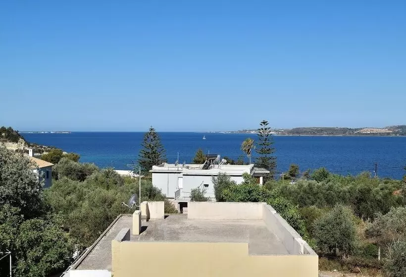 Tzivras Villa & Apartments