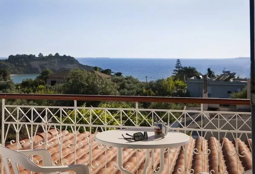 Tzivras Villa & Apartments