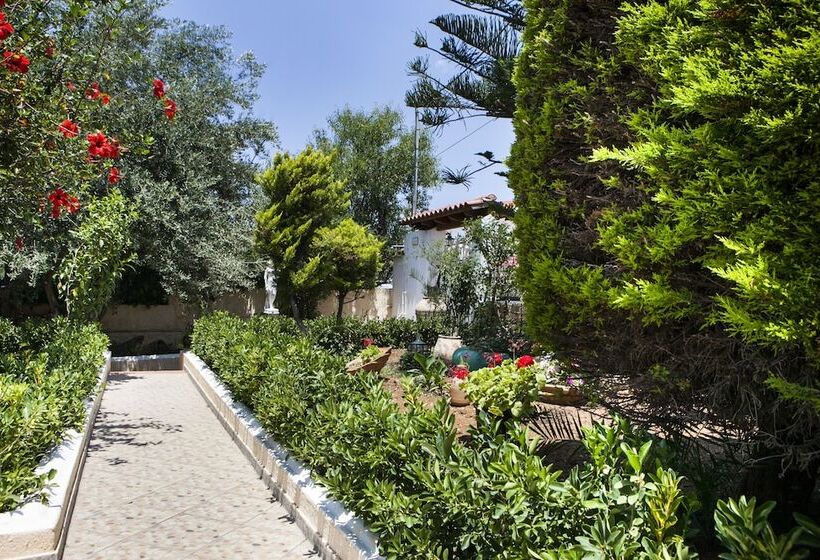 Tzivras Villa & Apartments