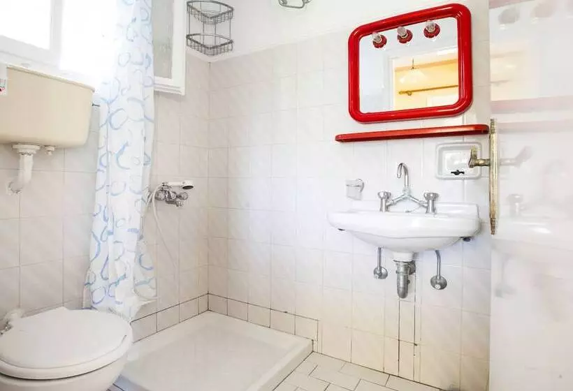 Tzivras Villa & Apartments