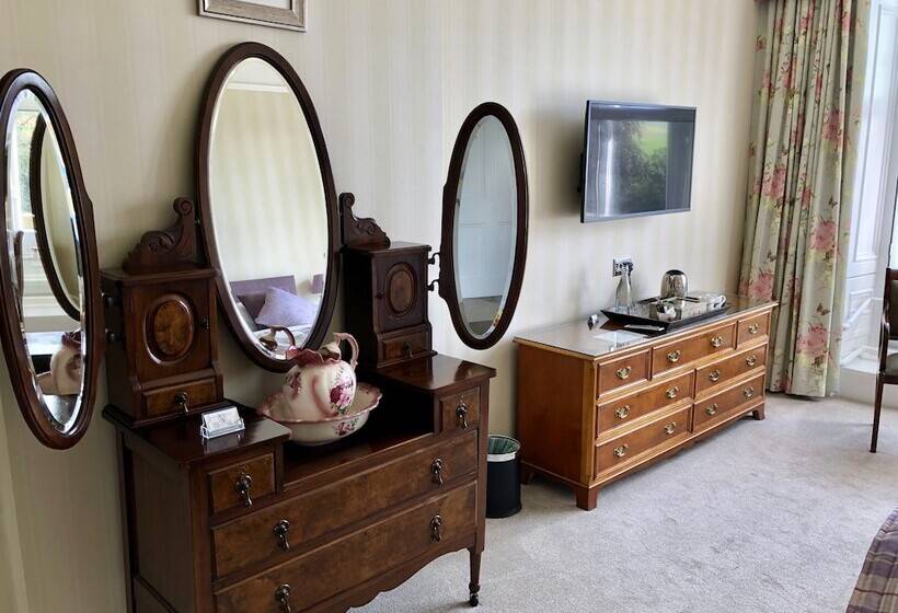 مبيت وإفطار Netherdale House And Coach House