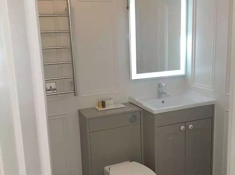 ベッドアンドブレックファースト Netherdale House And Coach House