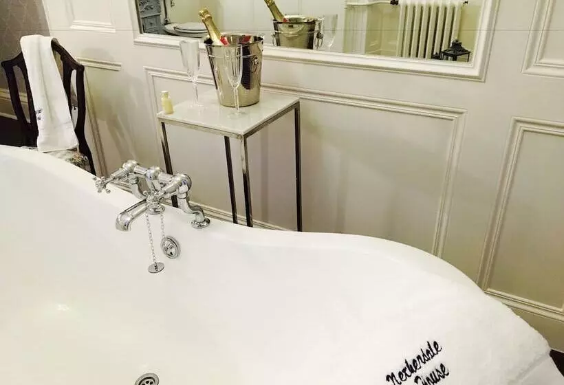 ベッドアンドブレックファースト Netherdale House And Coach House