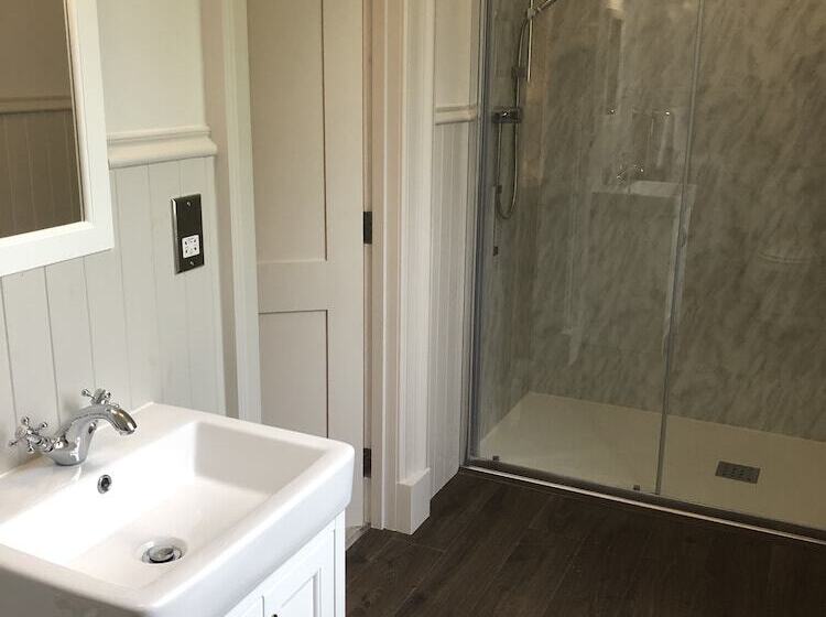 مبيت وإفطار Netherdale House And Coach House