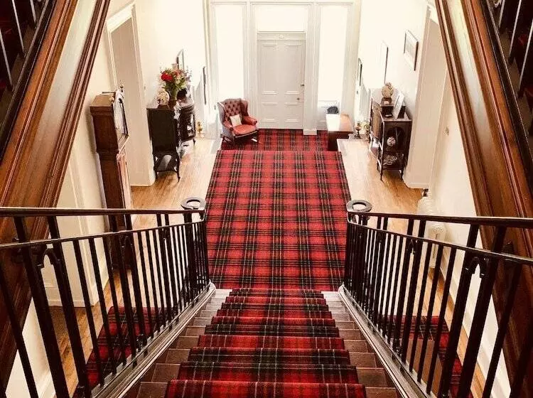 ベッドアンドブレックファースト Netherdale House And Coach House