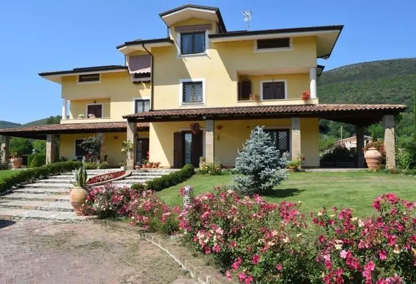 Aamiaismajoitus (B&B) Villa Cristina