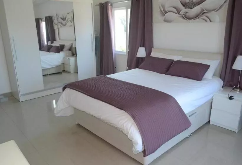 Drammeh's Villa