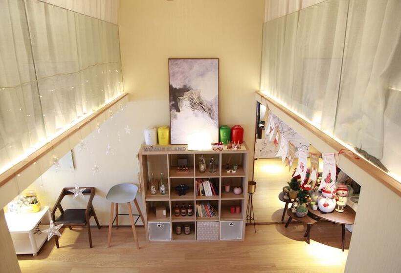 Efc Wonderland Boutique