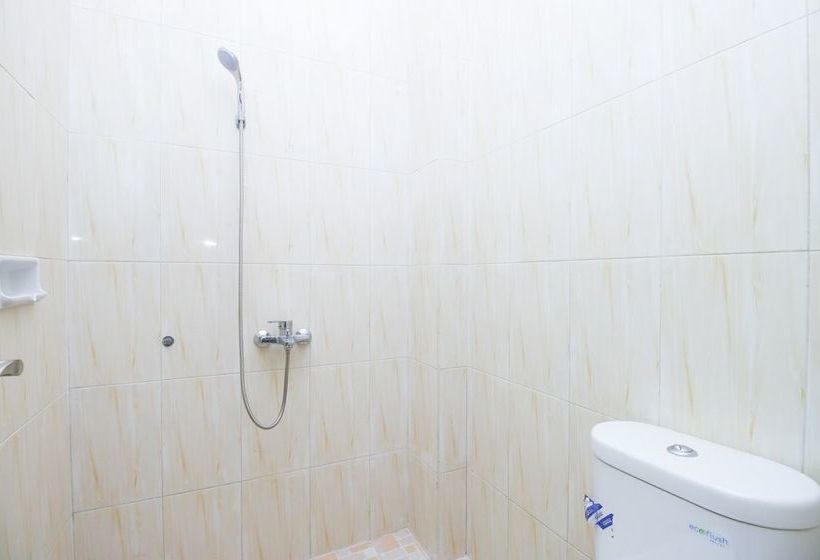 فندق Airy Lowokwaru Kedawung Lima 25j Malang