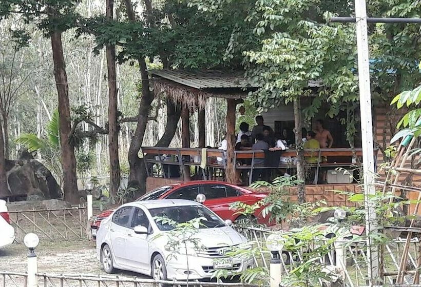 בית מלון כפרי Baansongkhata