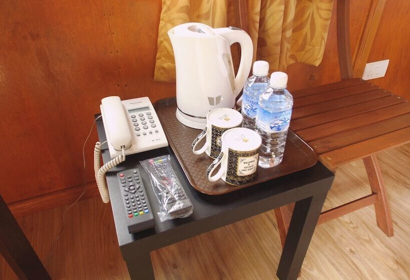 هتل Borneo Tree House