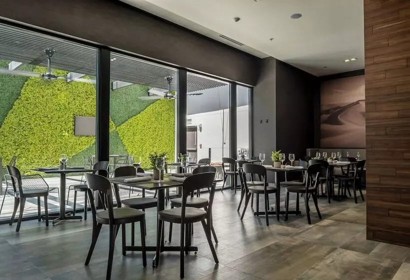 هتل Courtyard By Marriott Ciudad Juarez