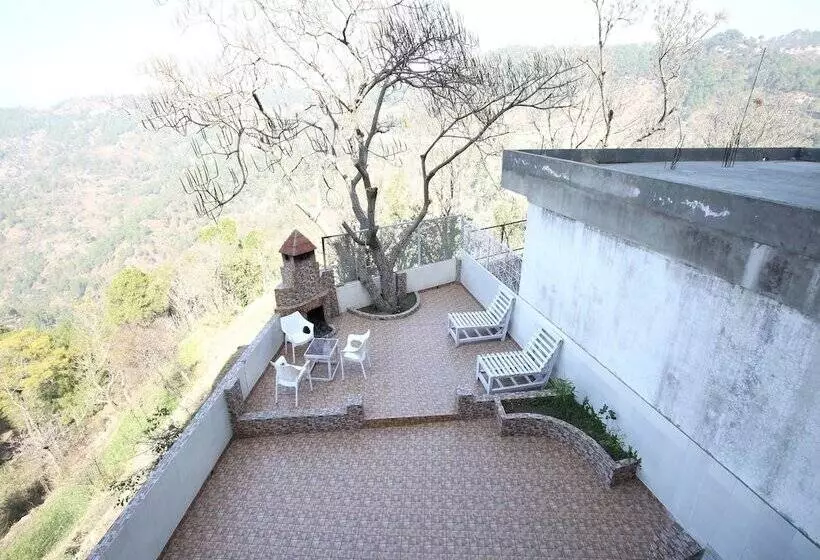 ホテル Oyo 12170 Home Luxury Rooms Rustic Villa Kasauli