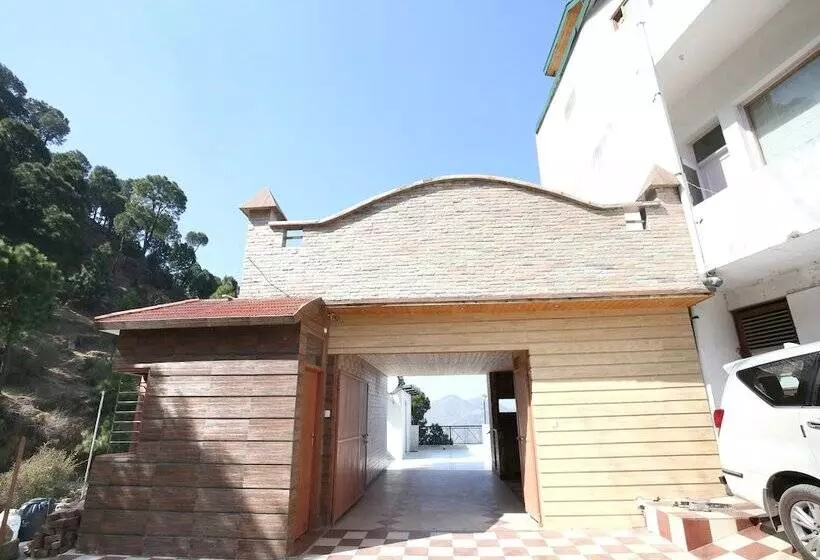 ホテル Oyo 12170 Home Luxury Rooms Rustic Villa Kasauli