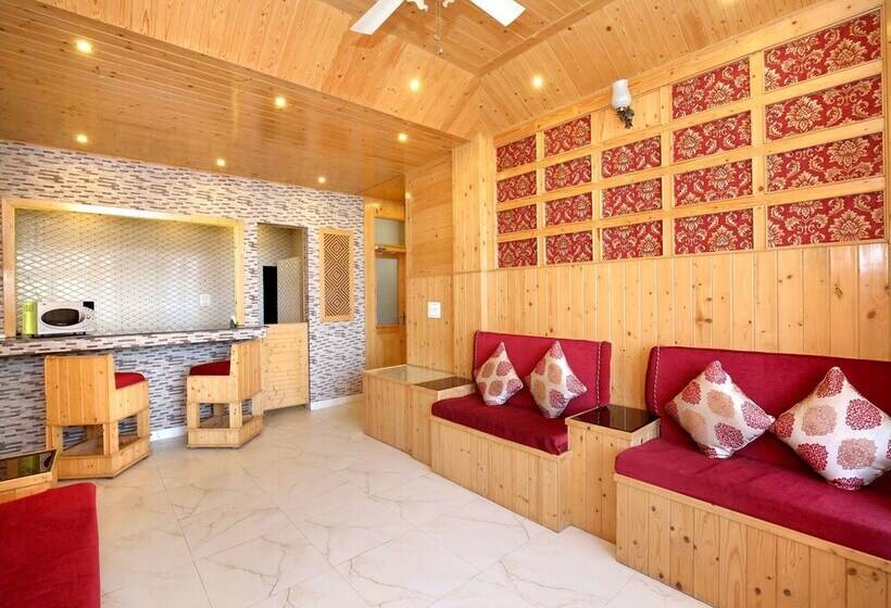 호텔 Oyo 12170 Home Luxury Rooms Rustic Villa Kasauli