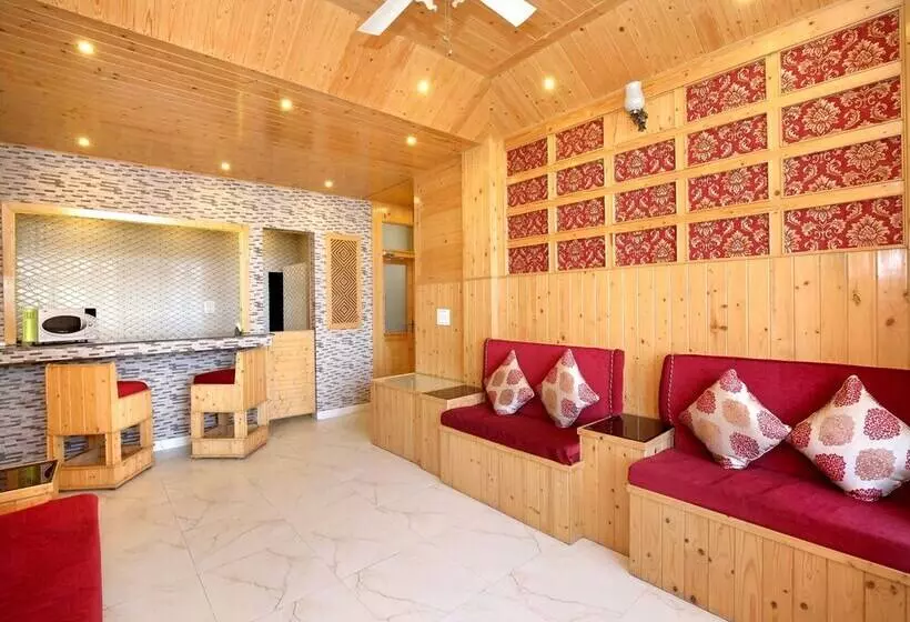 ホテル Oyo 12170 Home Luxury Rooms Rustic Villa Kasauli