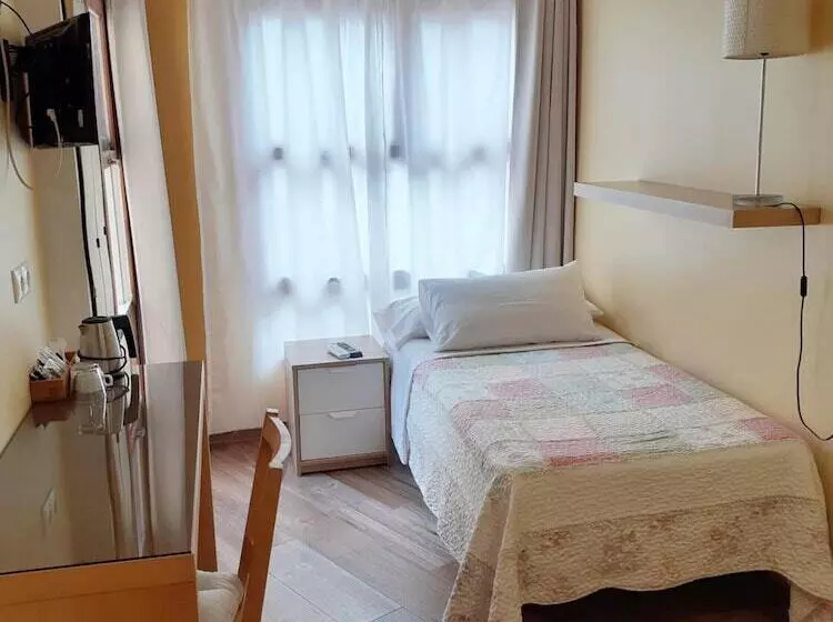 هتل Pension Arena Alicante