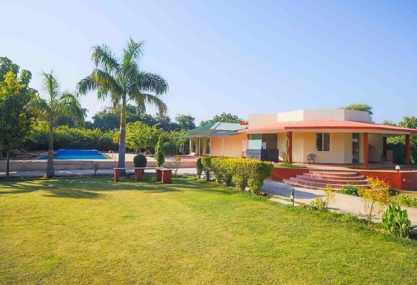 Отель Ranthambore Tiger Inn Comfort Resort