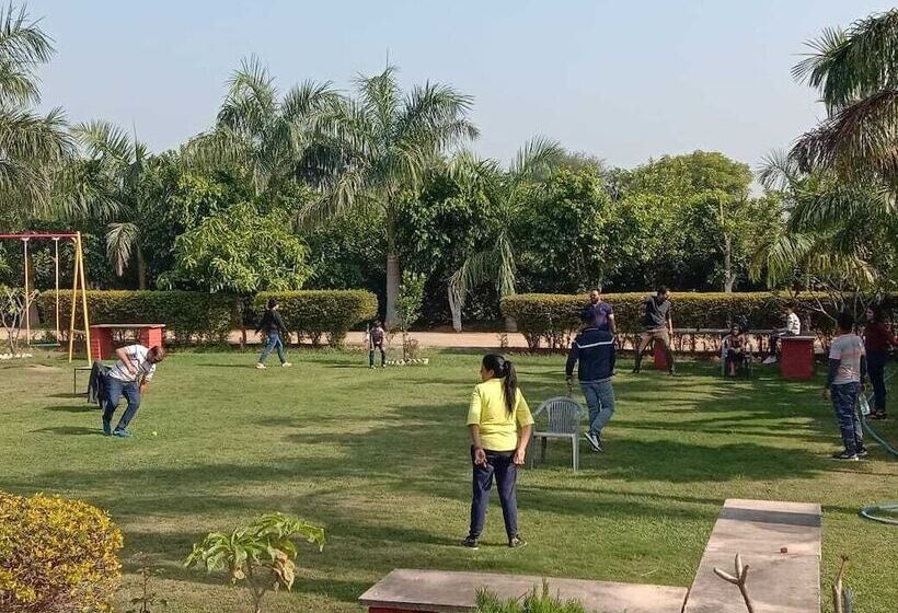 Отель Ranthambore Tiger Inn Comfort Resort