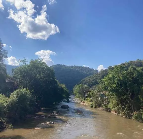 Majatalo Bann Rai Klai Weang Homestay