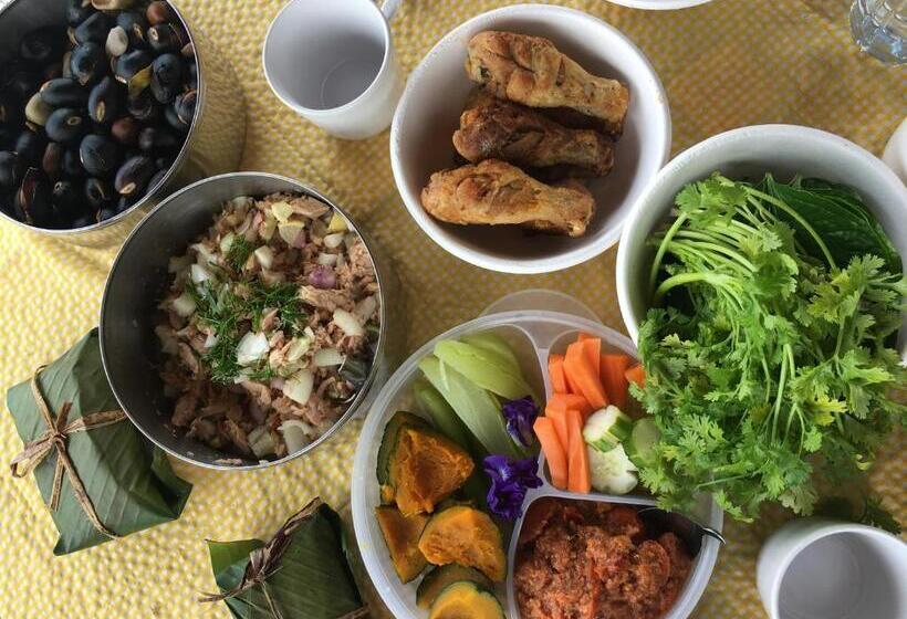 Majatalo Bann Rai Klai Weang Homestay