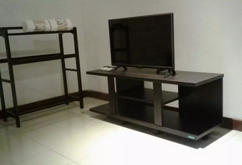 ペンション Lush Lakeside Villa