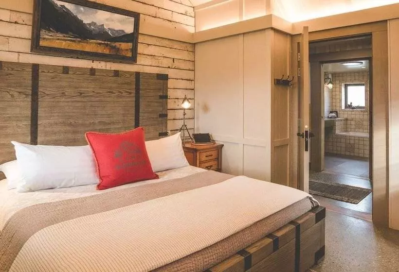 The Headwaters Eco Lodge