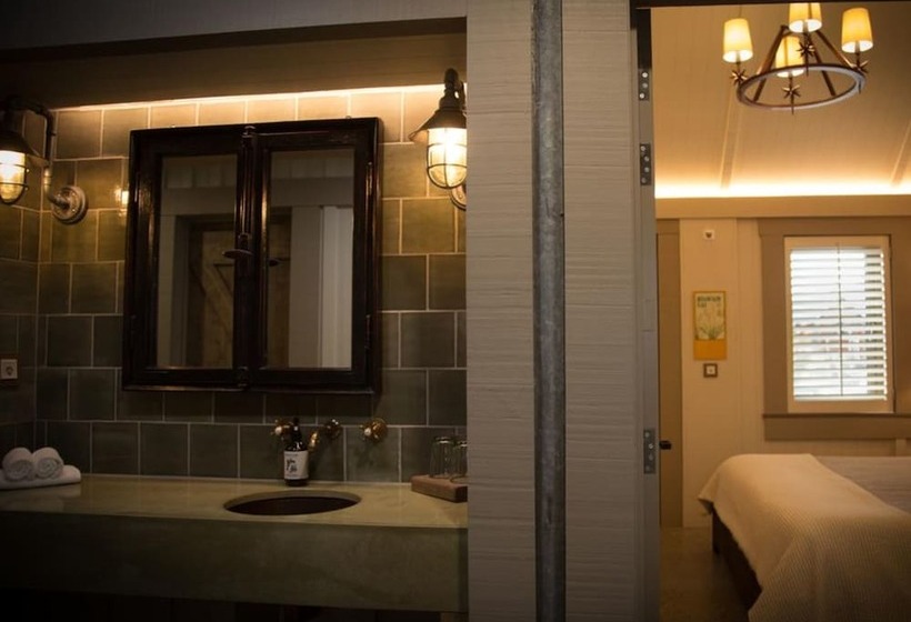 The Headwaters Eco Lodge