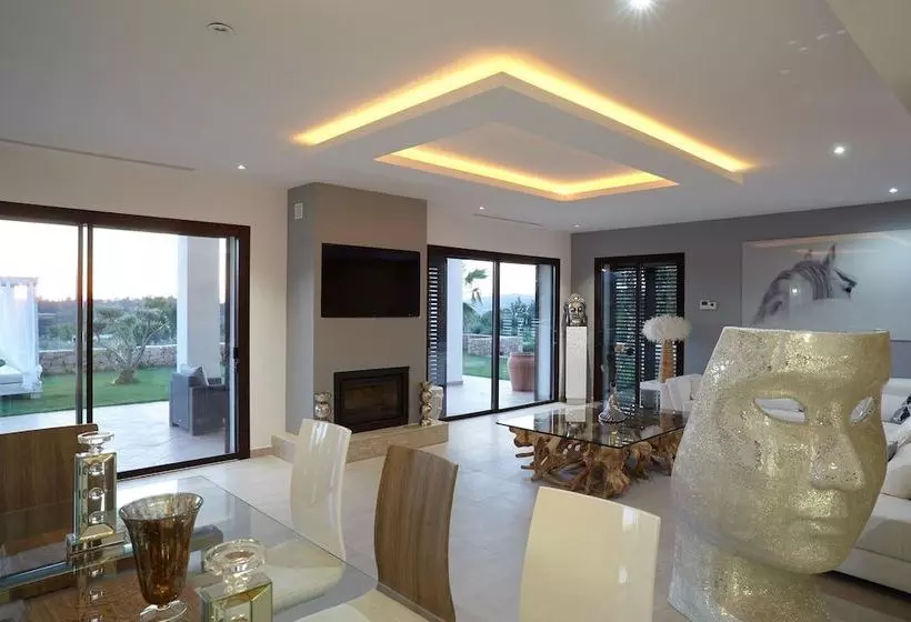 Villa White Duke